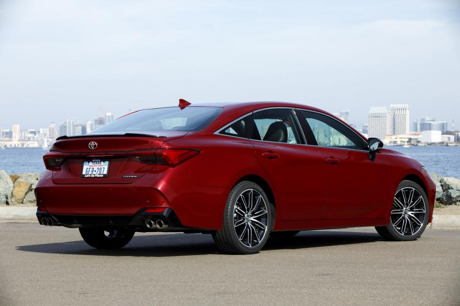  Toyota Avalon Touring 2018 года  (фото 37 из 41)